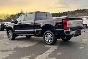 Ford F-350 Super Duty King Ranch Diesel Turbo Manuel Cuir Foncé R16 Métal à Vendre 2023 - Product Image 5