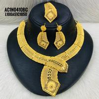 Ensemble de bijoux élégant avec collier court, boucles d'oreilles et bagues en or 18 carats (1 gramme) pour soirée, design unique disponible en ligne