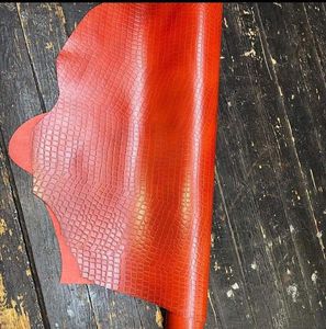 Peaux de cuir véritable embossées sur mesure pour sacs, disponibles en couleurs et tailles personnalisées pour la revente - Product Image 4