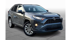 Toyota RAV4 XLE Premium AWD 2020, Seminuevo, en Excelentes Condiciones - Product Image 2