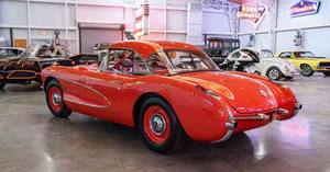 Corvette Fuelie Clásico de Élite Usado de 1957 con Techo Rígido - Product Image 3