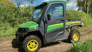 John Deere 4x4 Diésel, 4 Asientos, Faros LED Verde Amarillo, Neumáticos R16, Transmisión Manual, Nuevo - Product Image 5