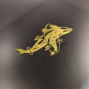 Marcapáginas de Metal Hueco Chapado en Oro Personalizado al por Mayor con Diseño de Ballena Celestial Mágica para Souvenirs - Product Image 4