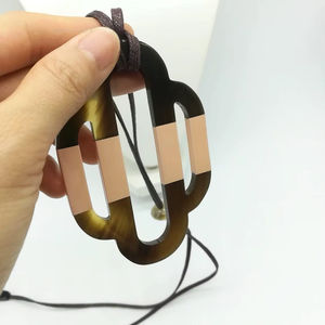 Collar con Colgante de Cuerno de Búfalo, Joyería Tribal Natural y Sostenible para Mujer, Alta Calidad - Product Image 1