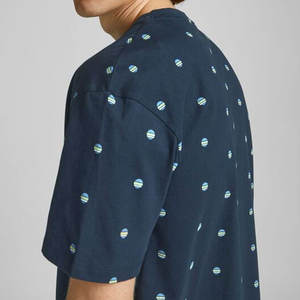 T-shirts surdimensionnés personnalisés à col ras du cou en coton épais pour hommes High Street Style Fabriqué au Pakistan - Product Image 4