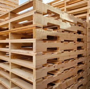 Palettes en bois EPAL Euro traitées thermiquement pour l'expédition et le stockage - Product Image 1