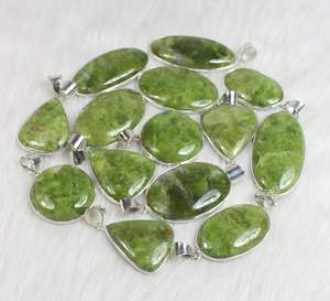 Collar con colgante de vassonita verde Natural, joyería de piedras preciosas pulidas a mano, ajuste de bisel, colgantes de moda, dijes al por mayor - Product Image 3