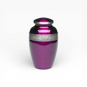 Urna Funeraria Clásica Roja y Plateada con Bandas Florales Grabadas y Estilo Conmemorativo Tradicional - Product Image 4