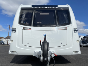Autocaravana moderna con cocina para 4 personas, caravana de camping tipo lágrima, todoterreno con 2 camas, baño y paquete solar. - Product Image 2