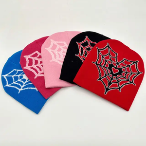 Bonnets d'hiver personnalisés pour adultes avec logos brodés et motifs personnalisés Hommes et femmes - Product Image 1