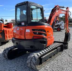 LIVRAISON GRATUITE KUBOTA U55-4 MIDI EXCAVATOR Certifié EPA CE Cylindre hydraulique auxiliaire Lame de remblai 4 directions Cabine fermée Engrenage Plc - Product Image 3