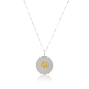 Collar de Plata de Ley 925 con Perla de Agua Dulce Ceto |   Colgante de Concha Marina Bicolor Dorado, Joyería Oceánica para Compromiso, Boda y Fiesta - Product Image 1