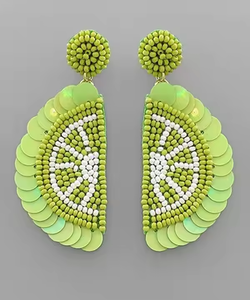 Boucles d'oreilles brodées de perles de rocaille multicolores faites à la main d'Inde par MD Handicrafts Fashion Jewelry - Product Image 3