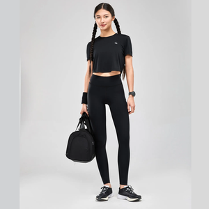 Top corto deportivo OEM para mujer, Camiseta holgada con estampado de logotipo personalizado y función antibolitas, Top corto de verano para gimnasio y yoga - Product Image 1
