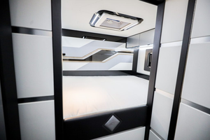 Autocaravana de Lujo Usada 2026, 4 Plazas, con Baño Interior y Sistema Solar, para Viajes Familiares por Carretera - Product Image 3
