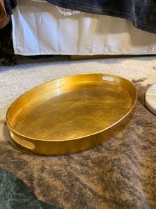 Forma rectangular Las más nuevas tendencias en bandejas de servicio de latón con el último estilo con funciones y asas - Product Image 2