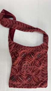 Sac fourre-tout écologique en tissu recyclé imprimé à la main par sérigraphie, avec couleur et logo personnalisés pour femmes - Product Image 4