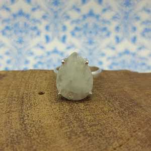 Bohème Artisan Fabriqué Arc-En-Lune Pierre Déclaration Anneau Poire Forme Prong Réglage Avec Diamant De Mariage En Gros Bijoux - Product Image 3