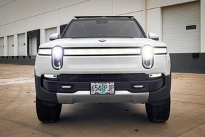 VOITURE ÉLECTRIQUE EXTREMEMENT PROPRE 2023 RIV-IAN R1S TOUT-TERRAIN 835-HP QUAD-MOTOR AWD POWERTRAIN GRAND PACK BATTERIE PRÊT À LIVRER - Product Image 2