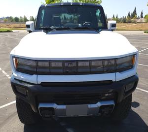 G M HUm-m Er EV Pickup Edición 1 2022, 1000 Caballos de Fuerza, Tracción en las Cuatro Ruedas, Techo Desmontable, Asientos de Cuero, Faros LED, Techo Panorámico Automático - Product Image 1