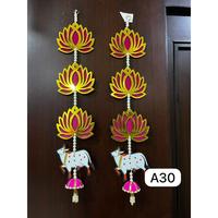 Collection AARNA – Tentures murales en tissu Art Déco traditionnel à motif floral de lotus, design élégant multicolore, toile de fond festive – En promotion