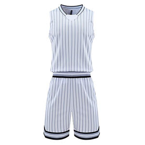 Ensemble de maillots de basket-ball pour hommes en tissu respirant et confortable, manches courtes, séchage rapide, taille personnalisée, logo personnalisé, haute qualité - Product Image 5