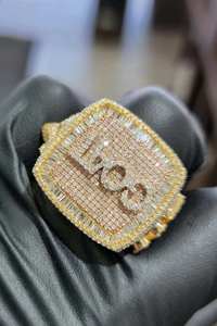 Bague de mariage et de fête pour homme, style hip-hop, plaquée or 10 carats, rhodiée, sans nickel, avec moissanite VVS, personnalisée - Product Image 4