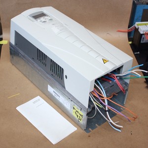 Nouveau produit d'origine ACS550-U1-097A-4 + L512 AC Drive - Product Image 5