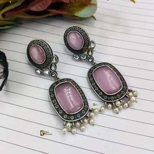 Pendiente réplica de plata con piedra Monalisa para niñas, ropa de fiesta informal, regalo, joyería de latón con perla, diamante, Material principal de latón - Product Image 1