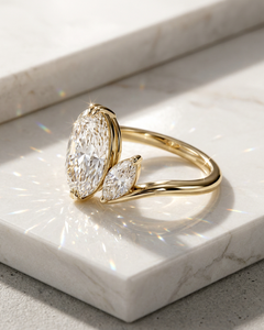 Anillo de compromiso clásico para mujer de oro rosa de 18 quilates con diamante cultivado en laboratorio con corte Moval East West Toi et Moi, certificado por IGI, para ella. - Product Image 2