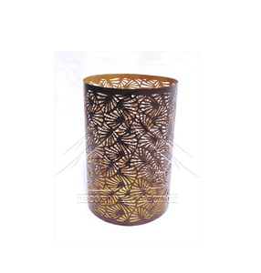 Lanterne en métal blanc perforée avec bord ondulé, porte-bougie décoratif en fer pour bougie chauffe-plat, pour mariage et décoration intérieure - Product Image 5