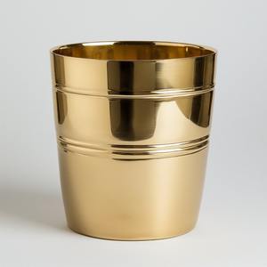 Tapa de Basurero de Metal de Primera Calidad, Diseñada para Entornos Profesionales, Proporciona Larga Duración, Rendimiento Constante y Respetuosa con el Medio Ambiente - Product Image 1