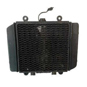 Système de refroidissement d'origine Kawasaki ER-5 1997 avec ventilateur, radiateur de moto en aluminium d'occasion - Product Image 1