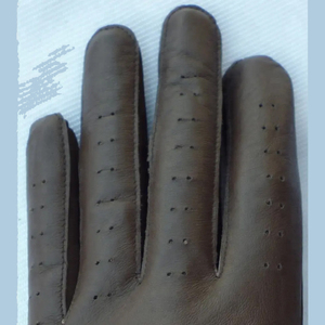 Venta al por mayor guantes de golf personalizados Cobretta cuero guantes de golf para los hombres mejor precio guantes de color marrón oscuro - Product Image 5