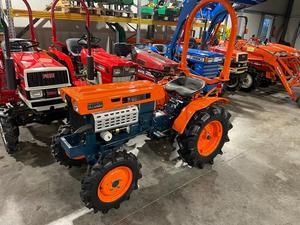 Proveedor Global de Tractores Compactos Diésel Kubota B700, Equipo Agrícola para Agricultura, Jardinería, Huertos y Trabajos de Jardín - Product Image 1