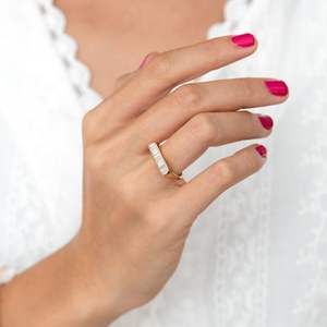 Anillo RITZIN Único con Corte Baguette Recto, Anillo de Plata de Ley con Oro Rosa, Anillo de Compromiso y Promesa para Mujer, Estilo Lindo - Product Image 2