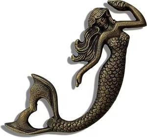 Abridor de Botellas de Latón Artesanal con Diseño de Timón de Barco, Acabado Rústico - Product Image 1