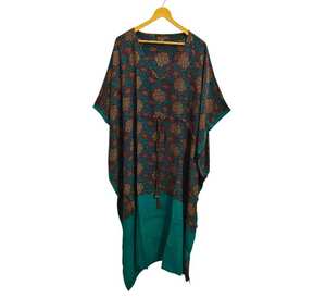 Robe kimono moderne en patchwork de soie, grande taille, couvre-bikini, vêtement de nuit, longue, faite à la main, vintage indienne, en soie recyclée, longueur genou - Product Image 6