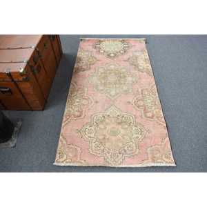 Tapis vintage 3,1 x 5,8 pieds, tapis d'inspiration turque, tapis oriental en laine rose - Product Image 1