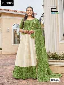 Vêtements de mariage indiens et pakistanais Robes Anarkali Costume ethnique Salwar Kameez & Lehenga Choli Fabricant indien fait à la main pour femmes - Product Image 2