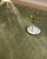 Tapis en laine fait main vert sauge personnalisé, doux et moelleux, à poils longs de 15 mm, design moderne, durable, couleur unie