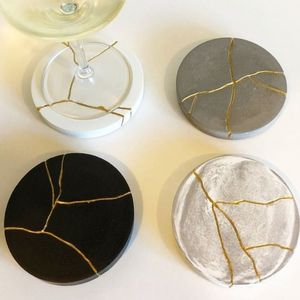 Posavasos de cubo de resina y madera marrón negro tradicional de diseñador de alta calidad, Juego de 4 accesorios de cocina para uso en hoteles en el hogar - Product Image 6