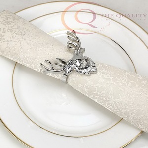 Anneaux de serviette en métal élégants avec finition décorative, écologiques pour les mariages, la maison et les restaurants - Product Image 5