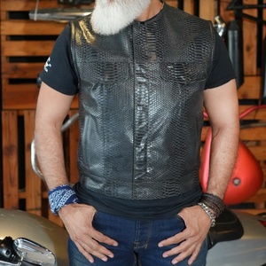 เสื้อกั๊กมอเตอร์ไซค์ขายส่งปี 2026 เสื้อกั๊กหนังวัวแท้เกรด A สำหรับผู้ชาย เสื้อกั๊กหนังสำหรับขี่มอเตอร์ไซค์ - Product Image 2