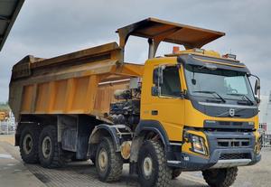 Camion benne Volvo FMX 8X4 Euro 5 de 2016 avec transmission automatique et capacité de charge supérieure à 50 tonnes - Product Image 2