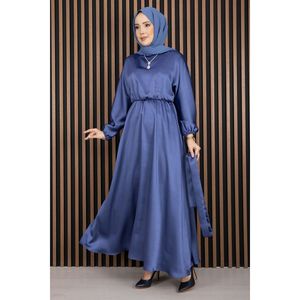 Robe Hijab en Satin Indigo avec Style Modeste et Taille Naturelle, Dotée d'une Taille Froncée et d'une Ceinture - Product Image 3