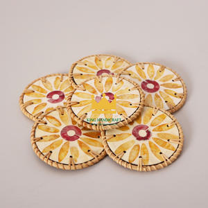 Posavasos sostenibles hechos a mano de ratán natural con incrustaciones de colores para té, café y uso en la mesa de comedor al por mayor de Vietnam - Product Image 3