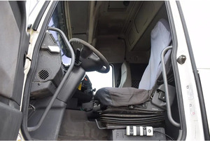 รถบรรทุกหัวลาก VOLVO FH 12.420 ปี 2003 มือสอง ยูโร 6 แรงม้าสูง สำหรับการขนส่งทางไกล กำลังสูง 530 แรงม้า รถบรรทุกหนักสำหรับขาย - Product Image 5