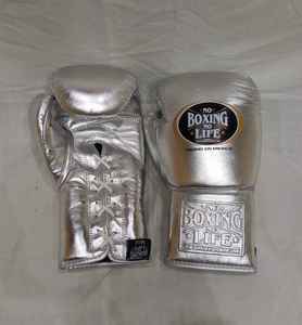 ถุงมือหนังแท้สีเงินคุณภาพสูง No Boxing No Life น้ำหนักเบา มีโลโก้ แบบผูกเชือก สำหรับฝึกซ้อมและต่อสู้ MMA มวยไทย - Product Image 1