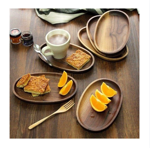 Plateaux de service en bois sophistiqués, sélection de qualité professionnelle pour les établissements haut de gamme et les présentations culinaires gastronomiques - Product Image 1